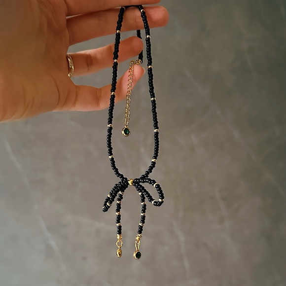 Bow bead necklace - Picture 3 of 7